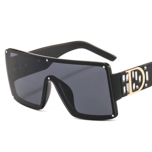 Boss_Chick_Black_One_Piece_Letterbox_Sunglasses