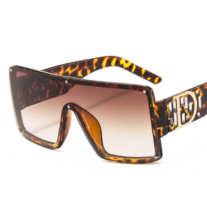 Boss_Chick_Leopard_One_Piece_Letterbox_Sunglasses