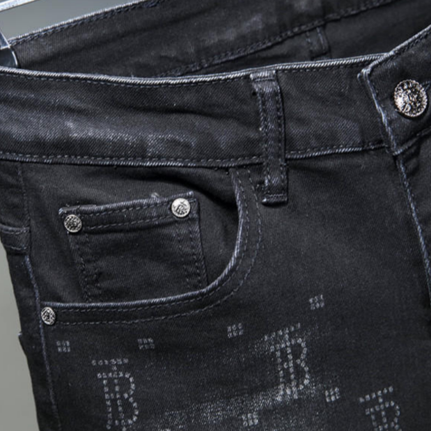 men's black jeans letter print close up