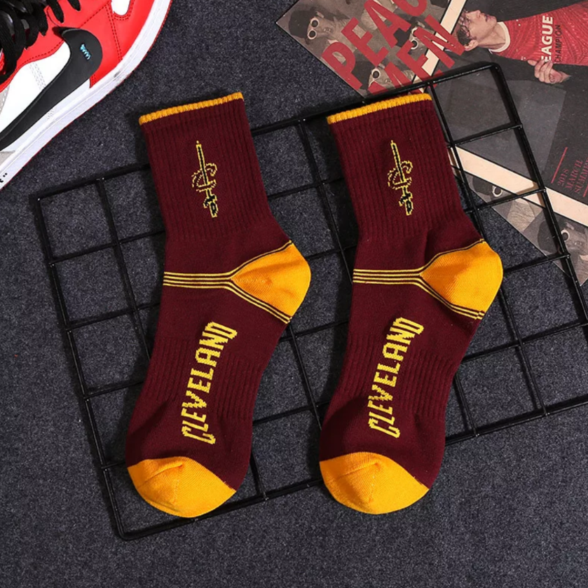 men's nba team socks cavs red